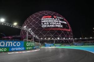 A Las Vegas trionfo di Verstappen, clamorosa squalifica di entrambe le McLaren